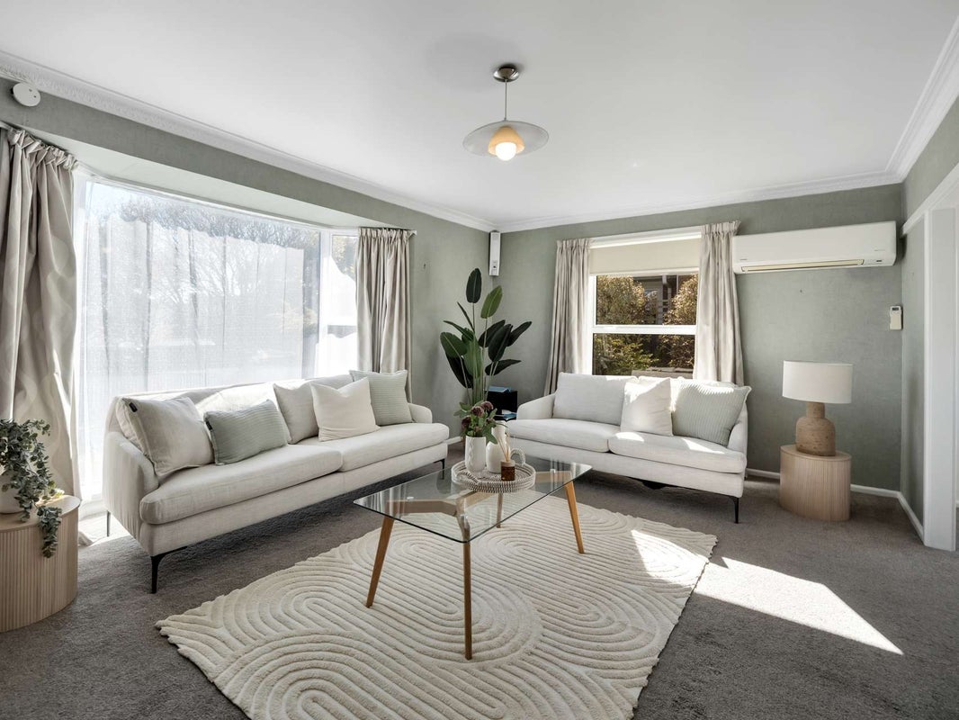 12 Delaware Crescent, Russley, Christchurch - Carousel 2