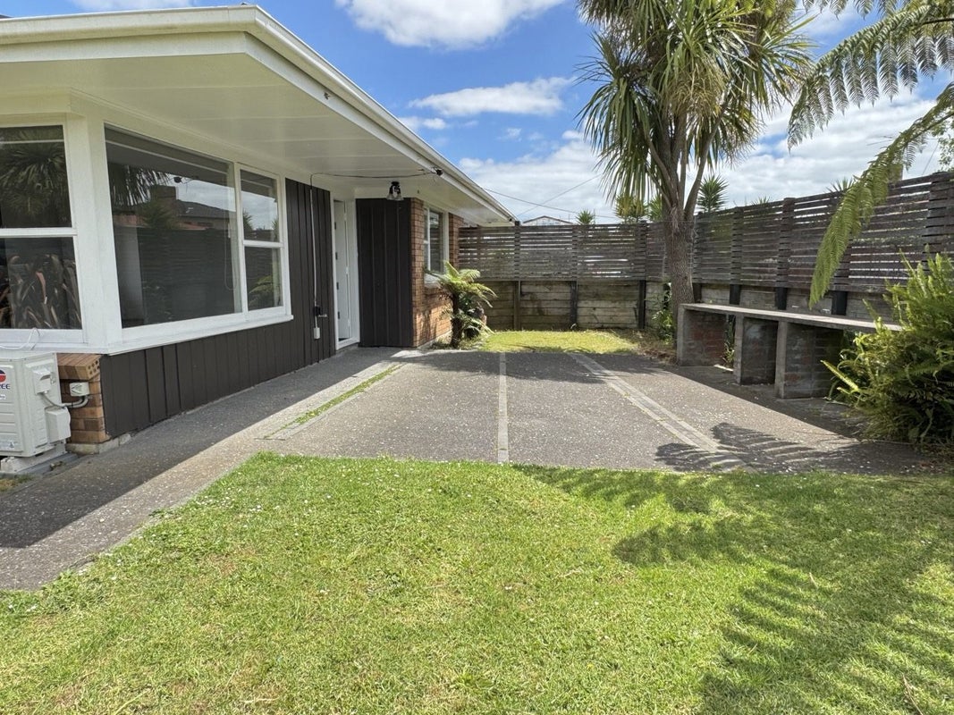 1/84 Luke Street East, Otahuhu, Auckland - Carousel 2
