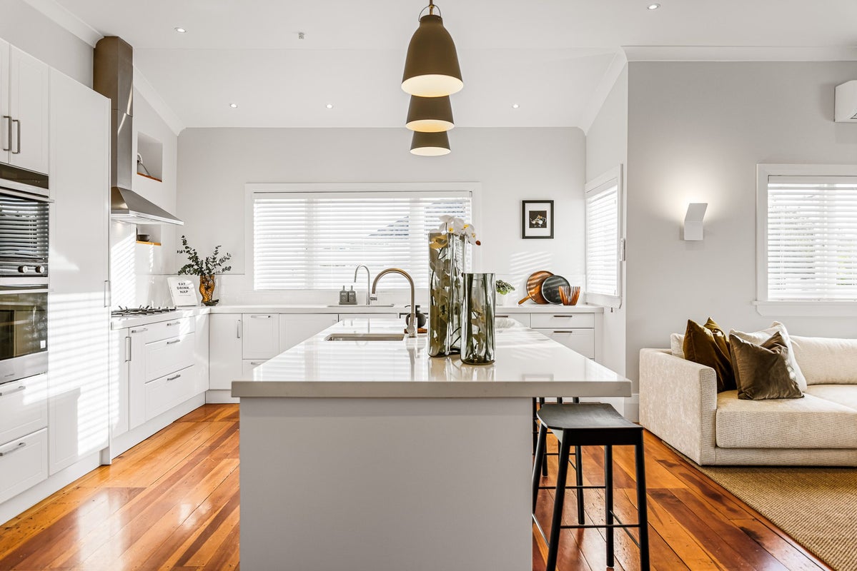 1/20 Corrella Road, Belmont, Auckland - Carousel 2