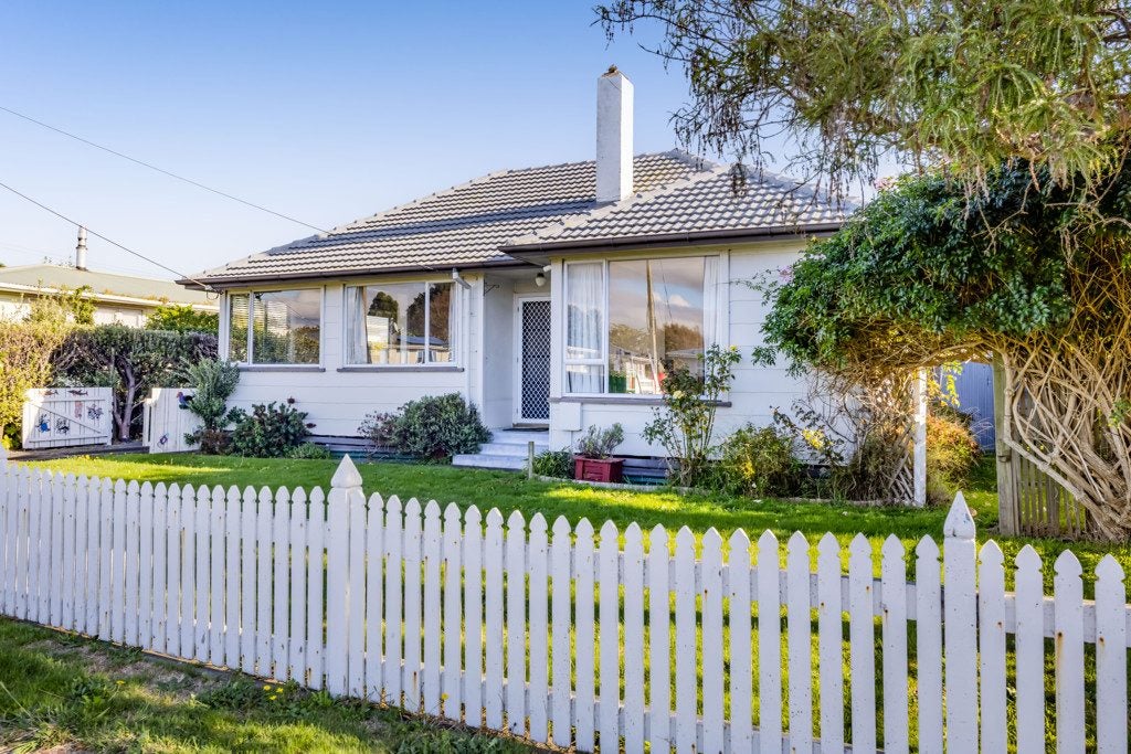 45 Reid Avenue, Hawera - Carousel 1