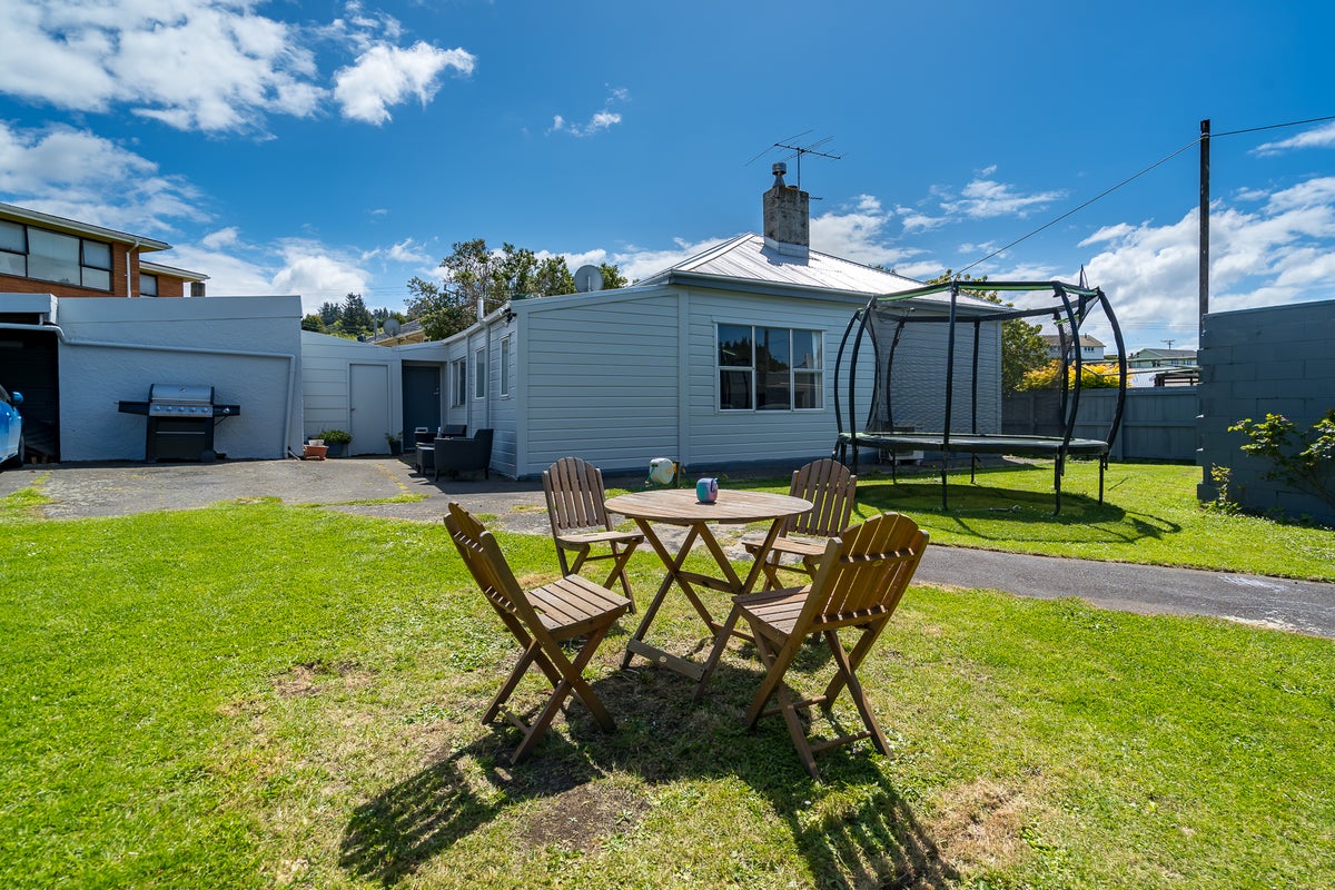 4 Ashmore Street, Halfway Bush, Dunedin - Carousel 1