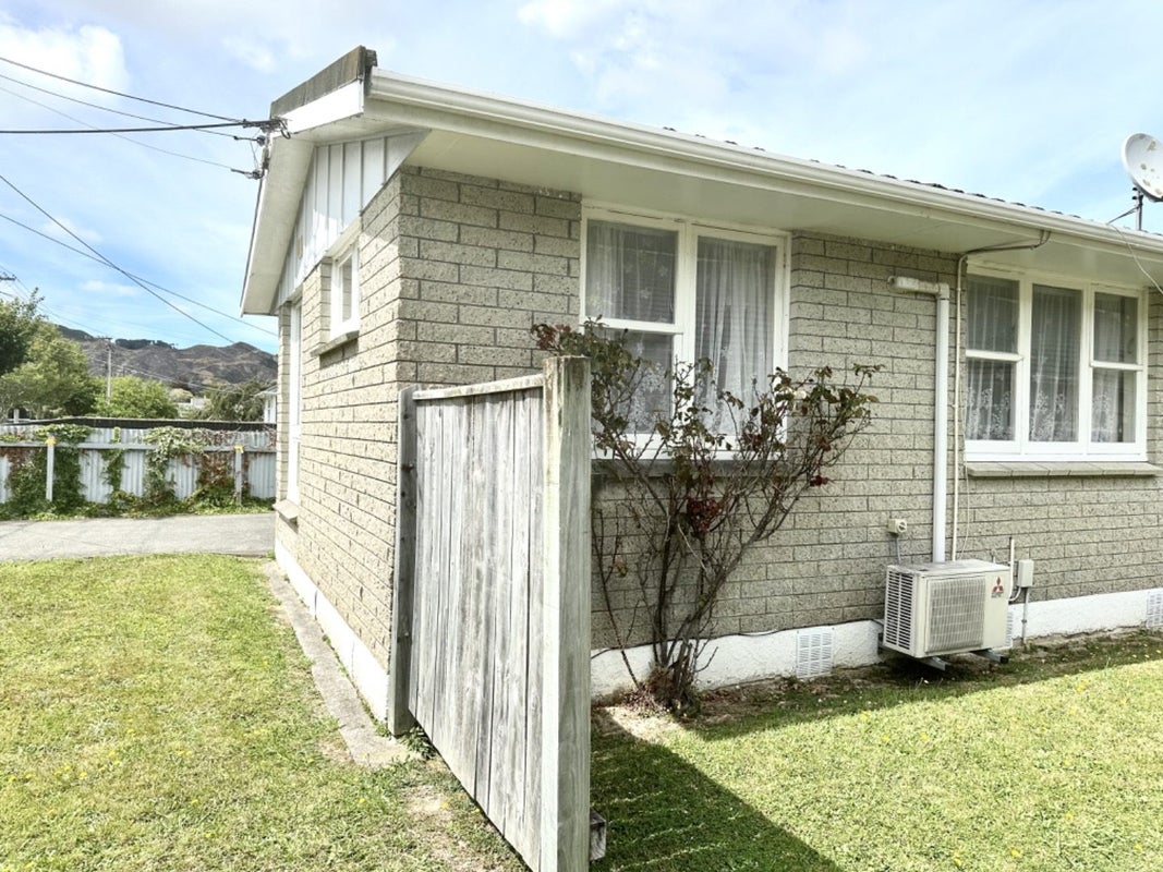 1-3/18 Bristol Street, Trentham, Upper Hutt - Carousel 1