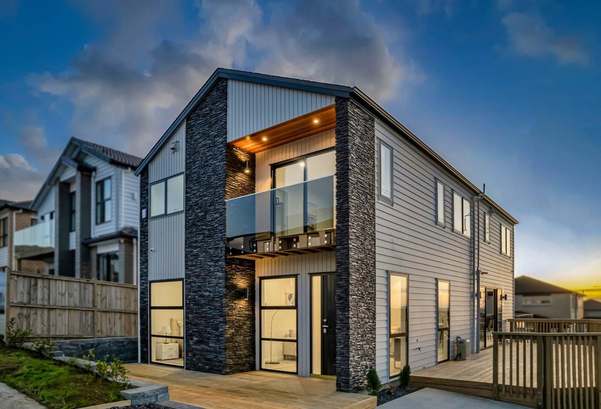 22 Tannaghmore Drive, Flat Bush, Auckland - Carousel 2