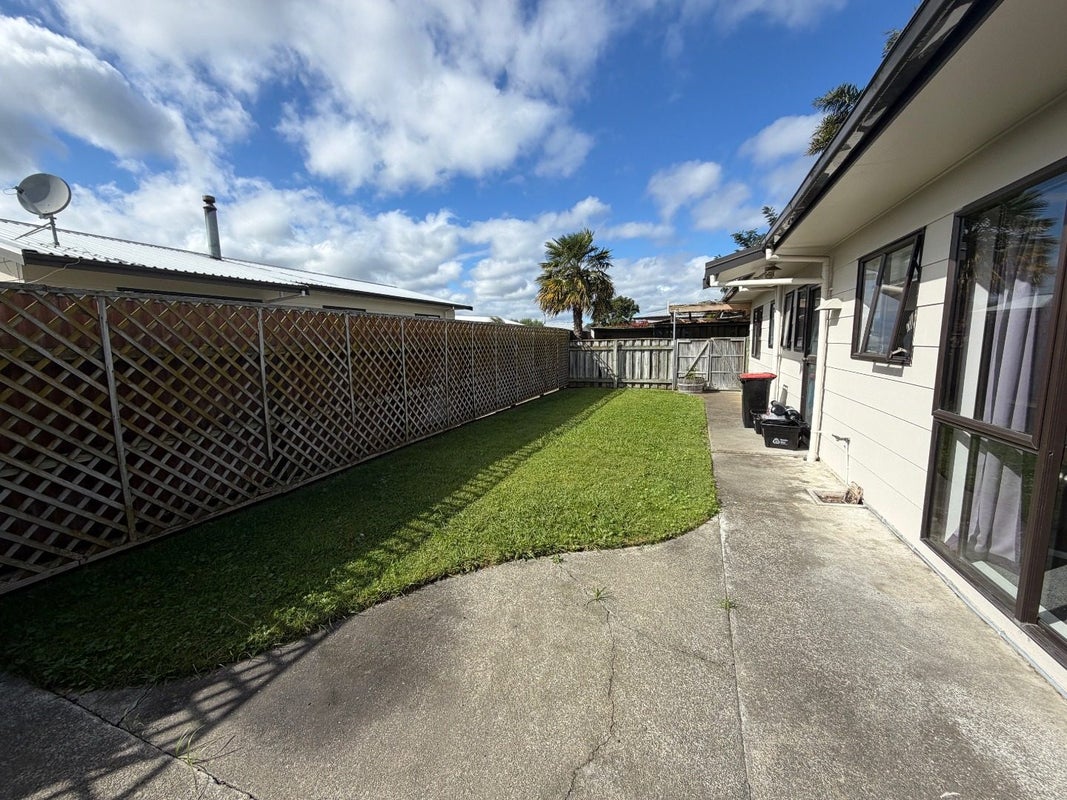 1/205 AVONDALE RD, GREENMEADOWS, NAPIER - Carousel 11