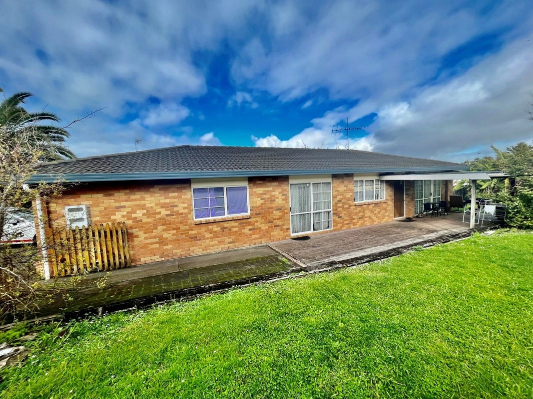57 Stratford Road, Manurewa, Auckland - Carousel 1