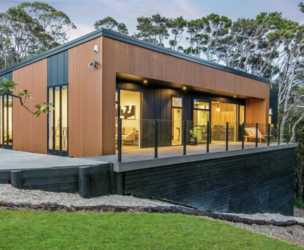 131C Rosier RD, Glen Eden, Auckland - Carousel 1