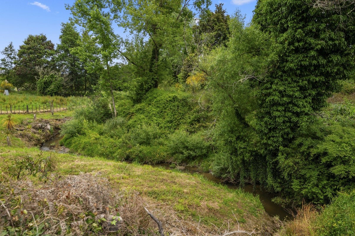 14 Hillsview Crescent, Taumarunui - Carousel 21