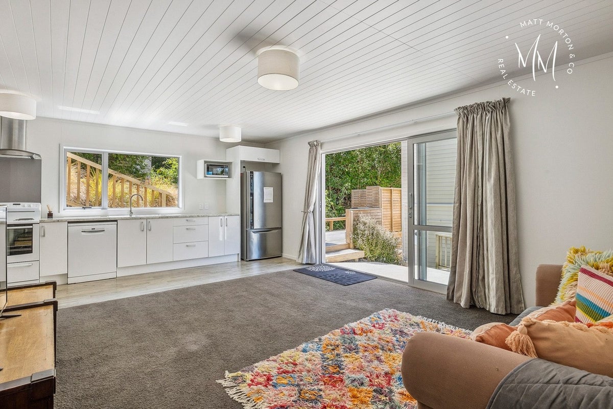 16 Cosy Dell Road, North Dunedin, Dunedin - Carousel 2