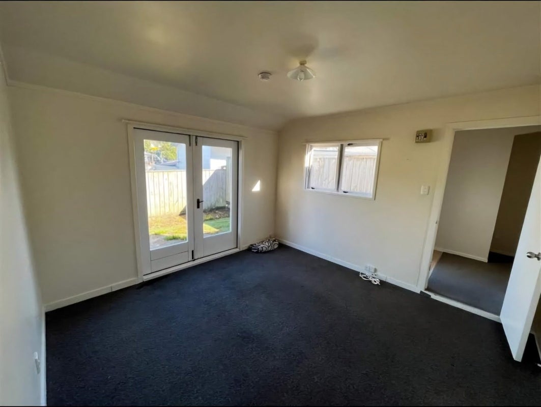67 Herald Street, Berhampore, Wellington - Carousel 9