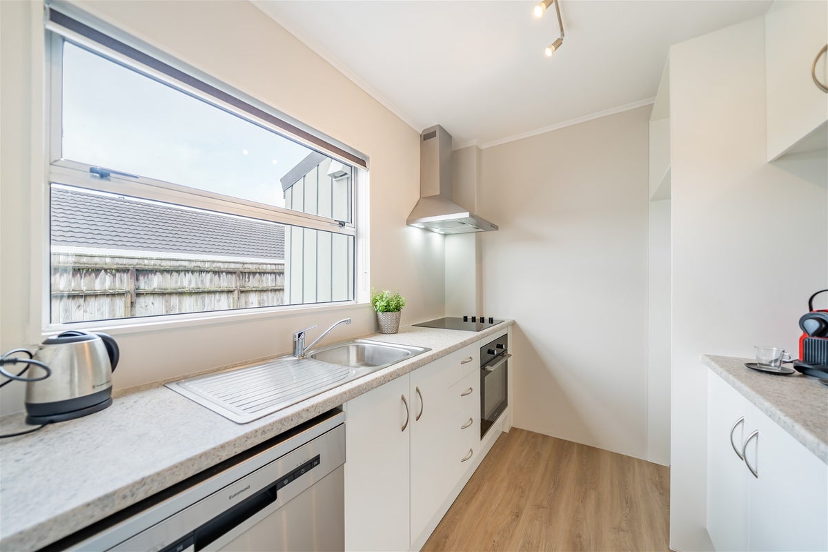 4/46 King Street, Ebdentown, Upper Hutt - Carousel 1