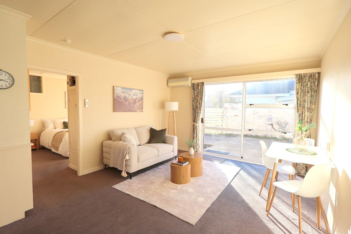 1/266 Layard Street, Waverley, Invercargill - Carousel 1