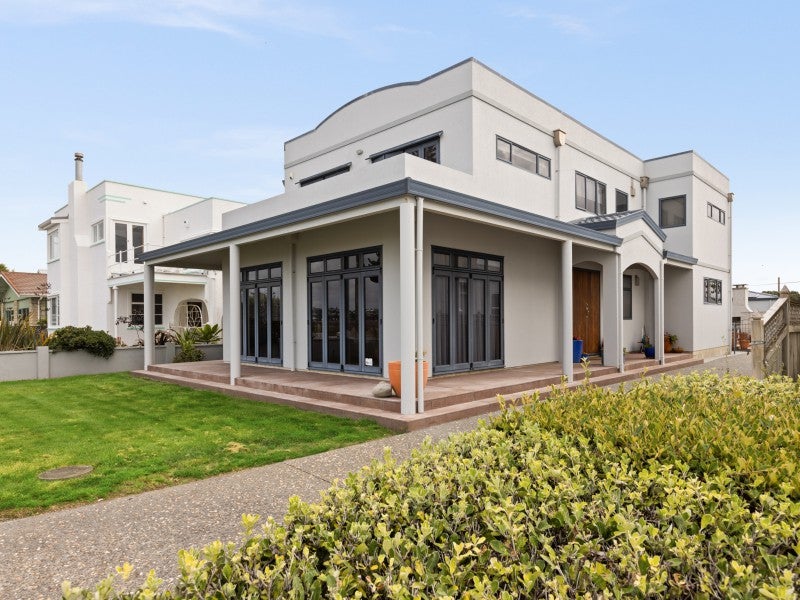 34 The Esplanade, Westshore, Napier - Carousel 35