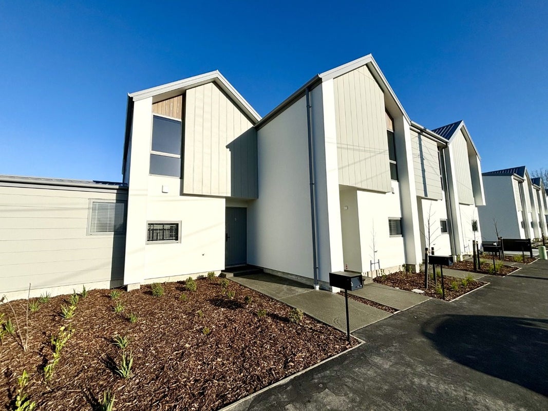 35 Bampton Street, Burwood, Christchurch - Carousel 10