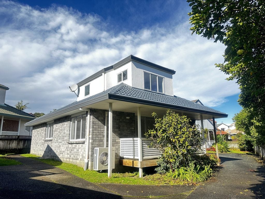 25A Central Park Drive, Te Atatu South, Auckland - Carousel 1