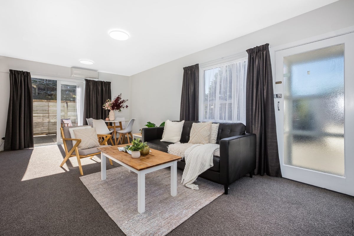5/126 Redwood Avenue, Tawa, Wellington - Carousel 2