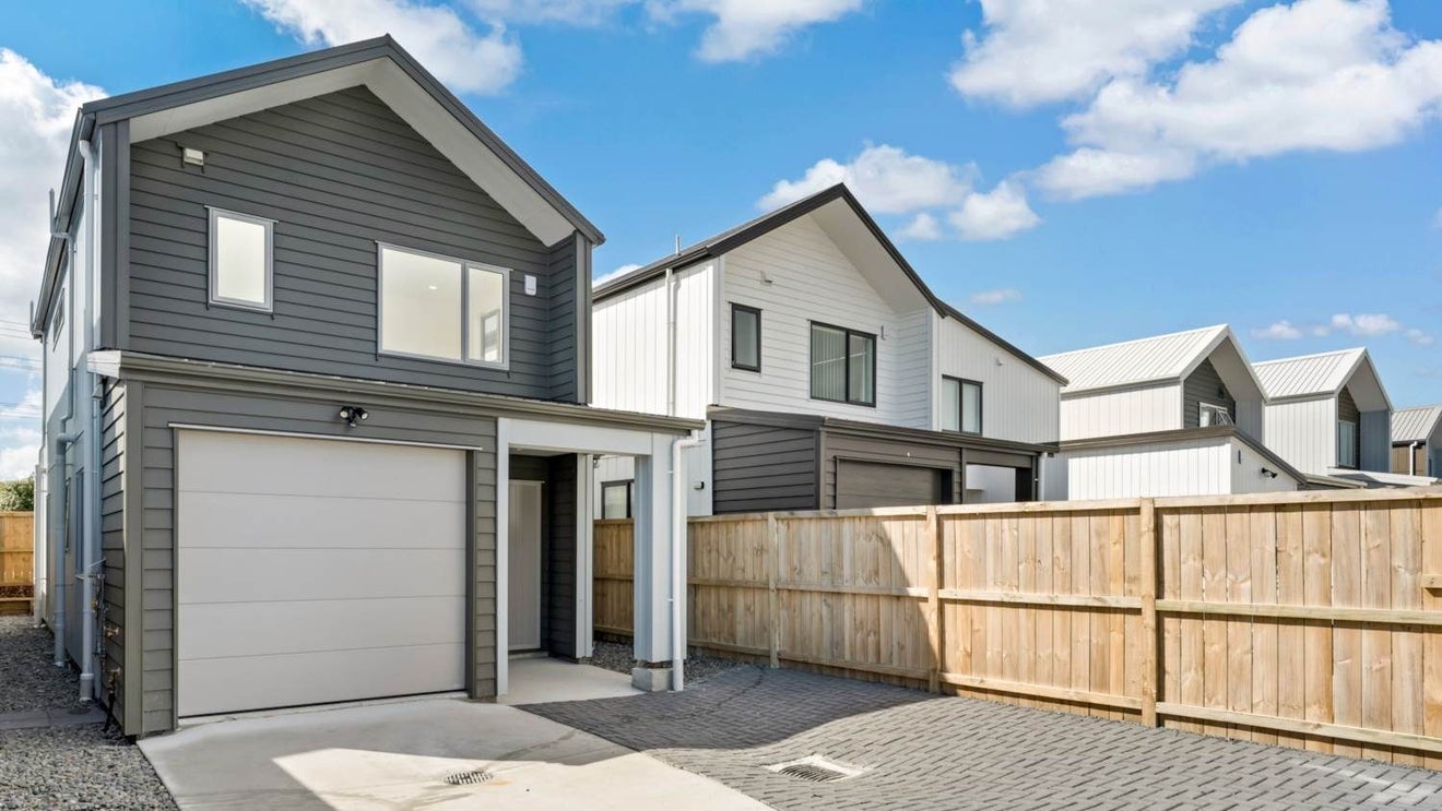 20 Hoia Street, Papakura - Carousel 1