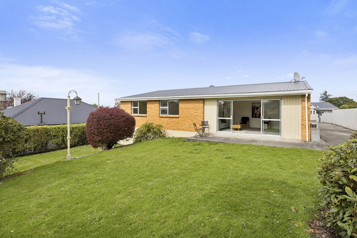 54 Drivers Road, Maori Hill, Dunedin - Carousel 1