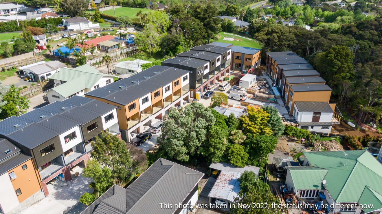 4/9 Schnapper Rock Road, Greenhithe, Auckland - Carousel 2