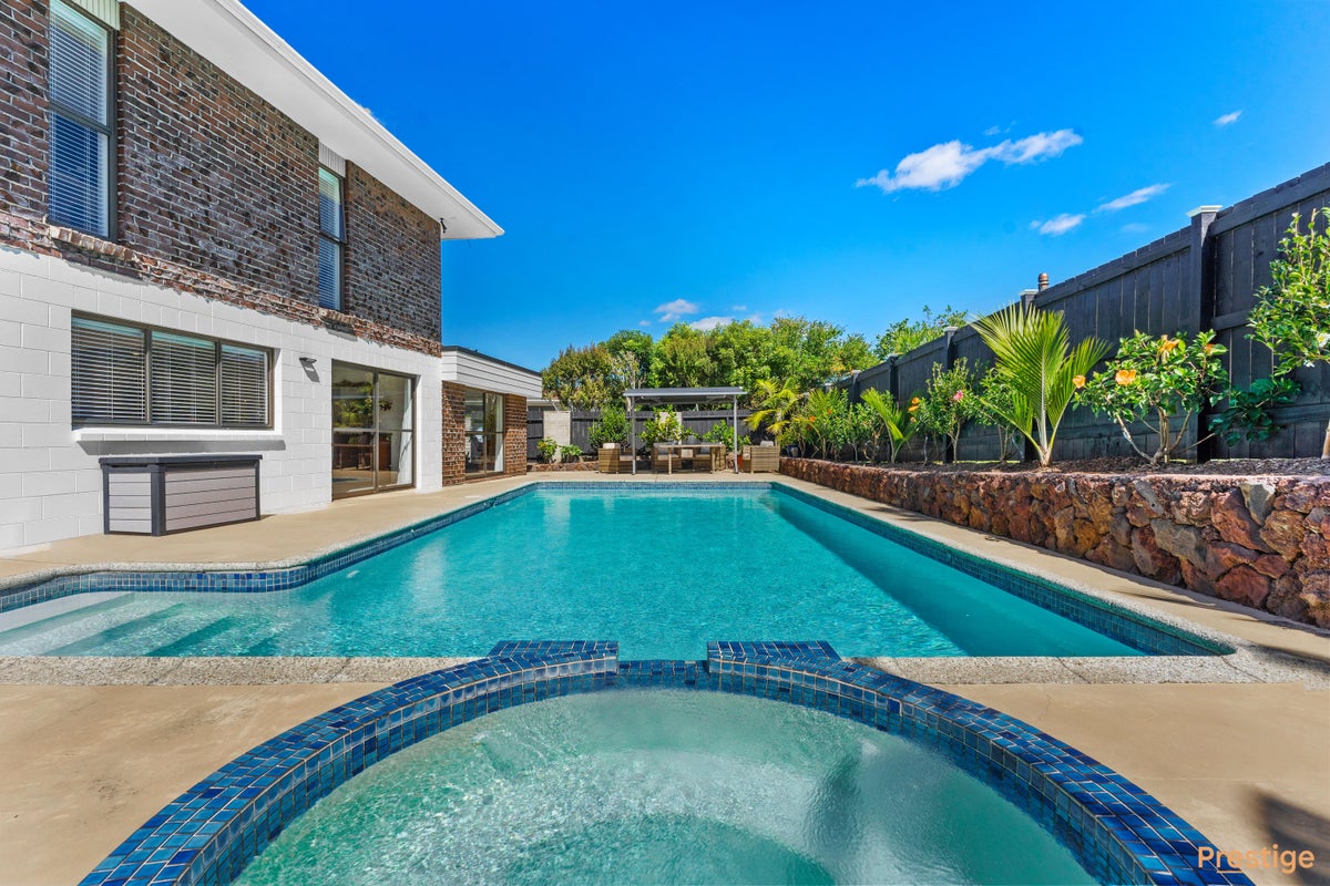20 Chatswood Grove, Chatswood, Auckland - Carousel 1