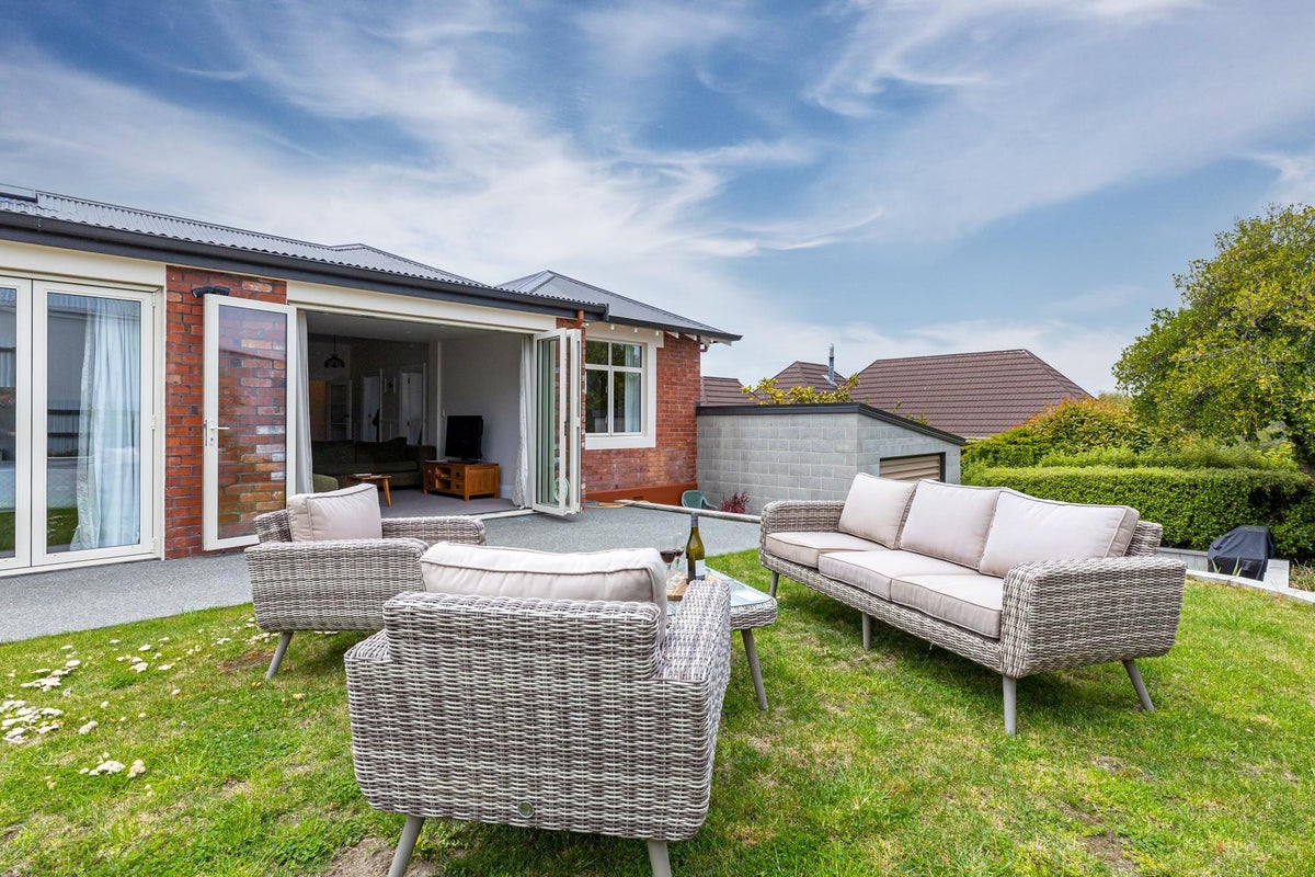 1 Norwood Street, Waimataitai, Timaru - Carousel 1