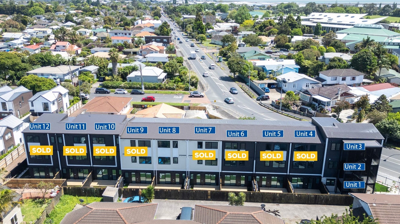 4/130 Rosebank Road, Avondale, Auckland - Carousel 1