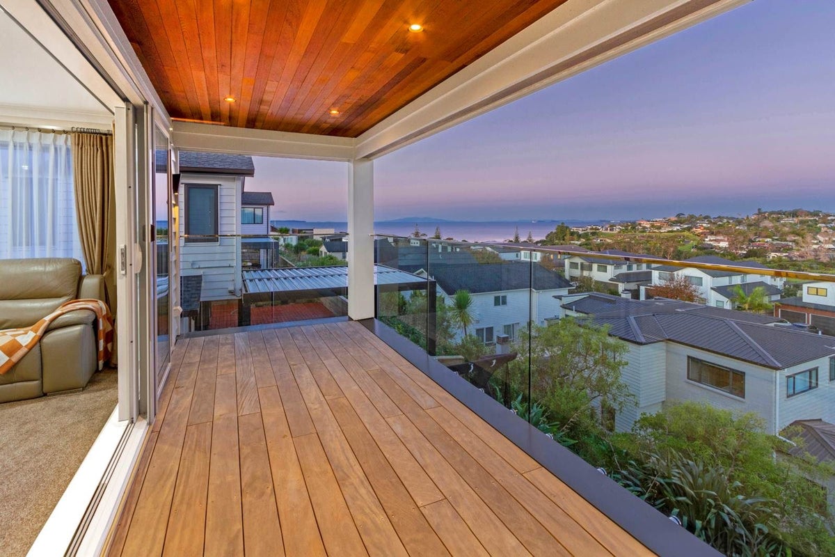 32 Bearing Parade, Long Bay, Auckland - Carousel 2