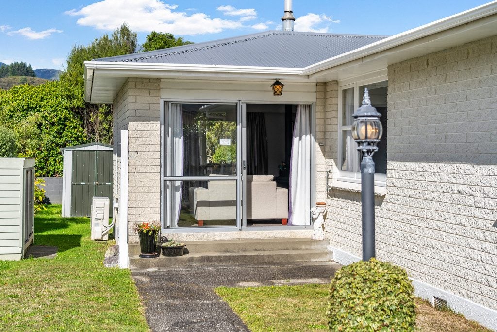 3 Riversdale Road, Clouston Park, Upper Hutt - Carousel 22