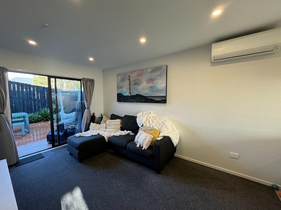 4/47 Awaroa Road, Sunnyvale, Auckland - Carousel 1