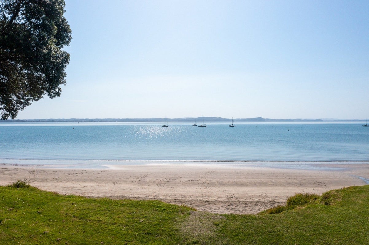 68 Tindalls Bay Road, Tindalls Beach, Whangaparaoa - Carousel 2