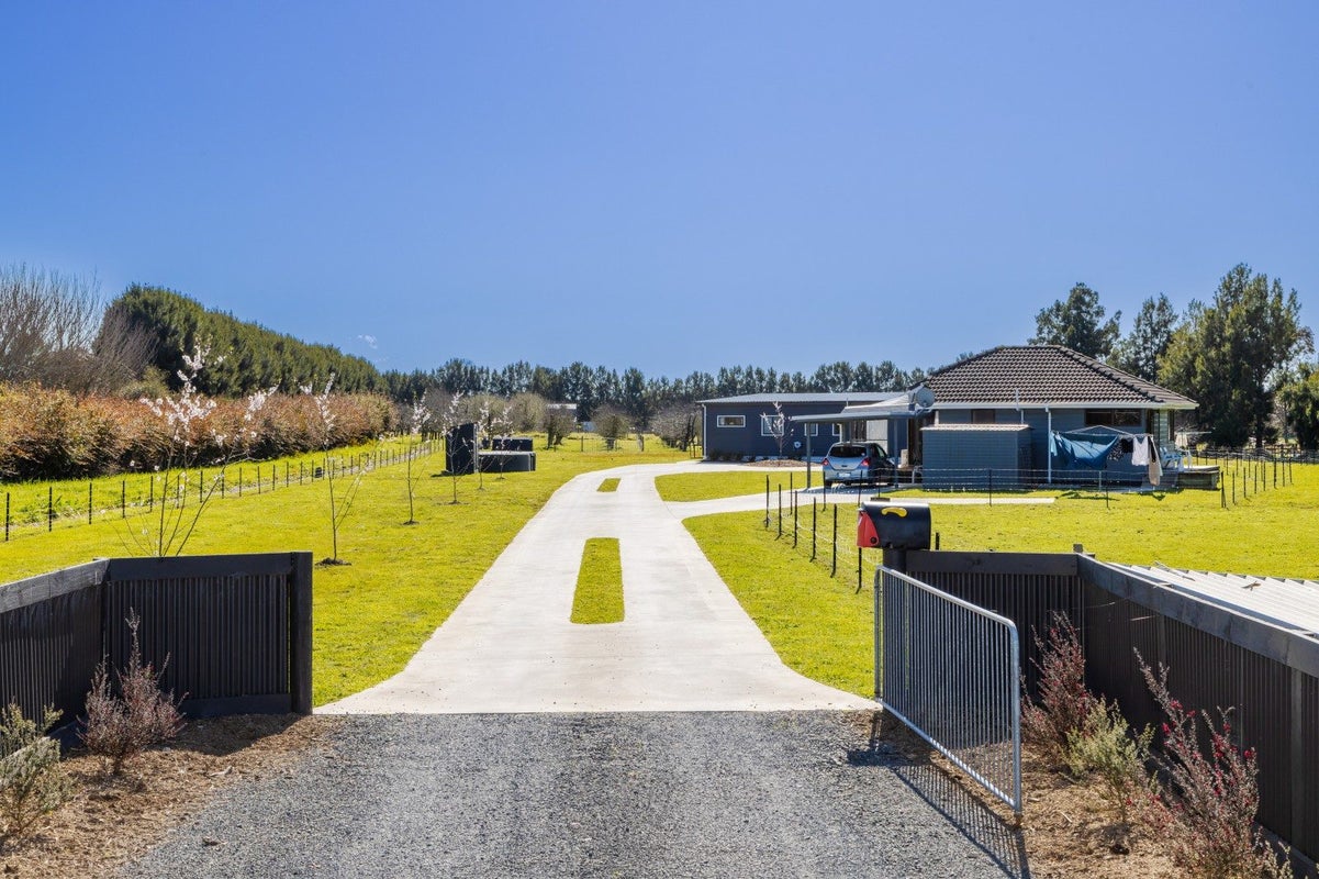 235 State Highway 26, Newstead - Carousel 31