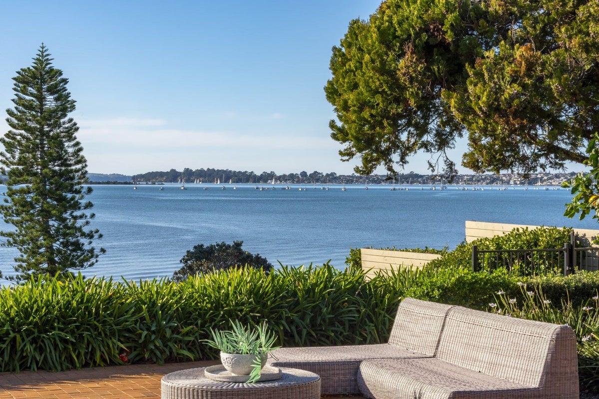 32 Bramley Drive, Farm Cove, Auckland - Carousel 1