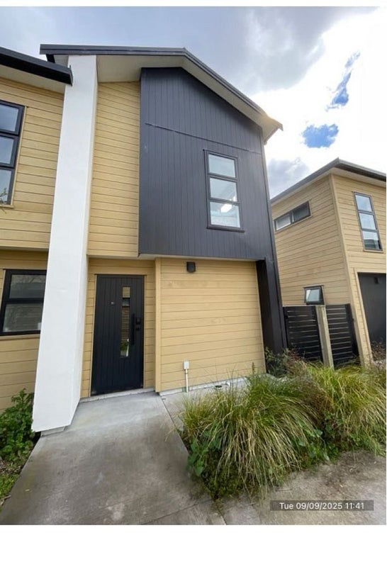 51 Te Ara o Papatahi, Wainuiomata, Lower Hutt - Carousel 2