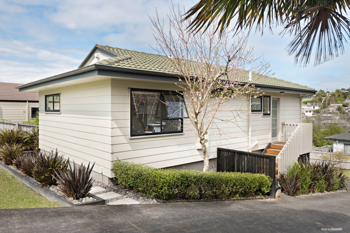 85 Athena Drive, Totara Vale, Auckland - Carousel 1