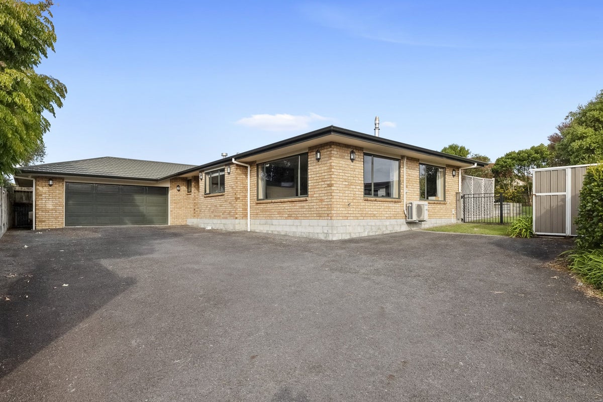 28A Poplar Grove, Whalers Gate, New Plymouth - Carousel 1