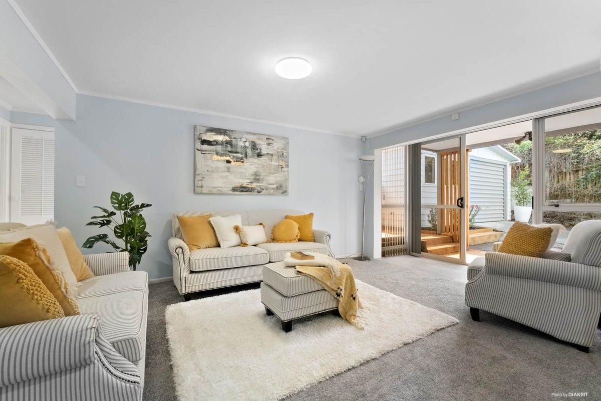2/34 Walpole Avenue, Hillpark, Auckland - Carousel 1