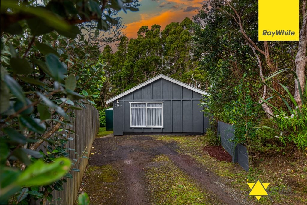 154 Piha Road, New Lynn - Carousel 10