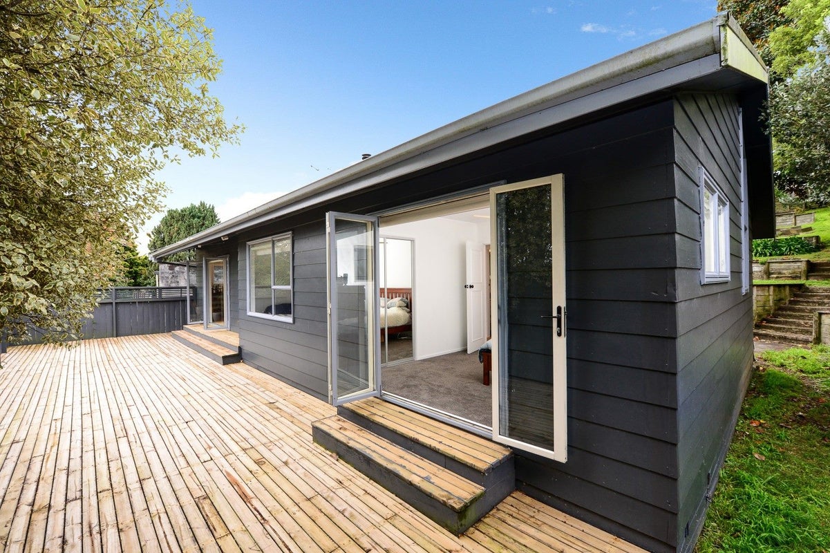 24 Camden Place, Pukete, Hamilton - Carousel 2