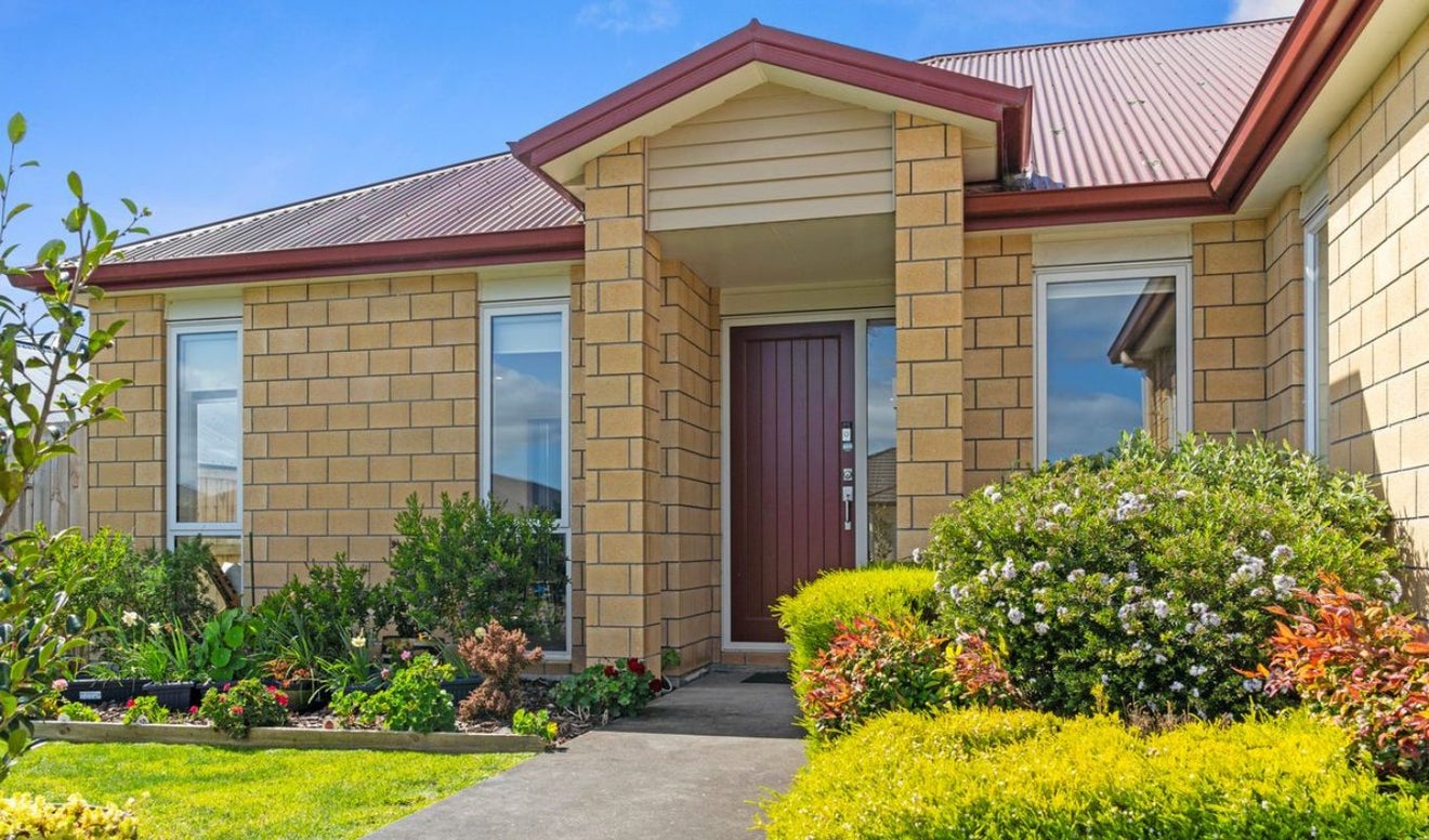 134 Puhirake Crescent, Pyes Pa, Tauranga - Carousel 2