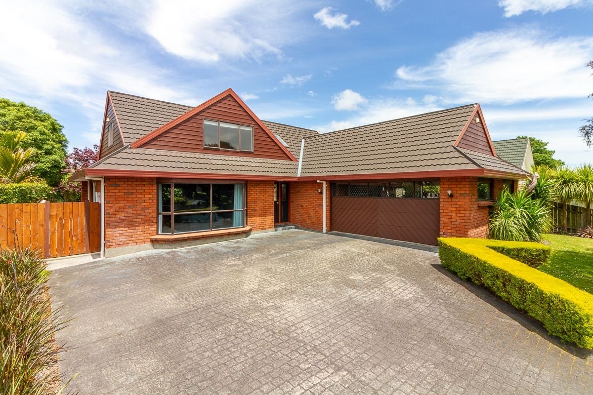 6 Hanmer Place, Highbury, Palmerston North - Carousel 1