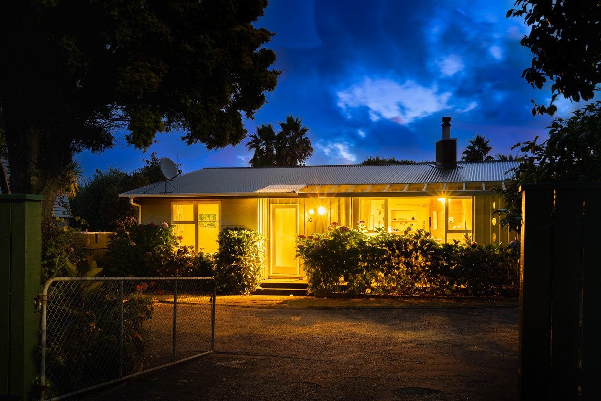 10 Vaucluse Avenue, Paraparaumu Beach, Paraparaumu - Carousel 1