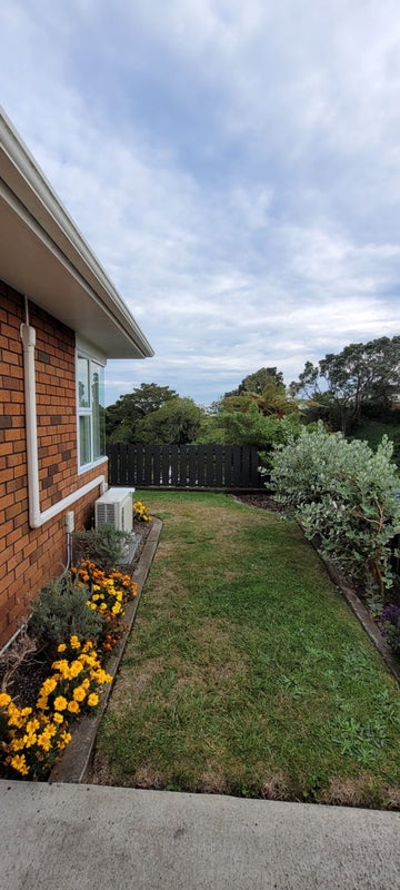 2/8 Burns Street, Westown, New Plymouth - Carousel 25