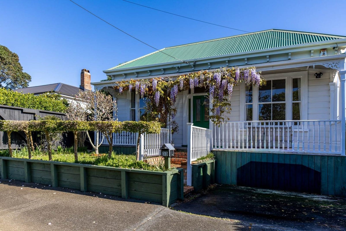 33 Millais Street, Grey Lynn, Auckland - Carousel 1