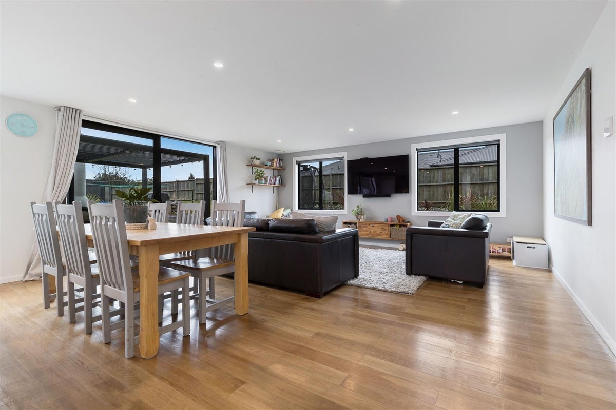 9 Little Maude Drive, Wanaka - Carousel 2