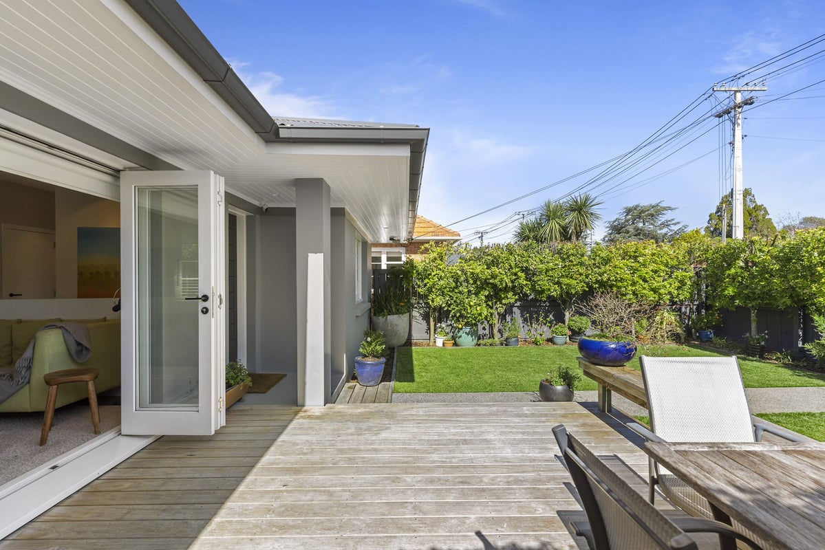 21 Riro Street, Point Chevalier, Auckland - Carousel 2