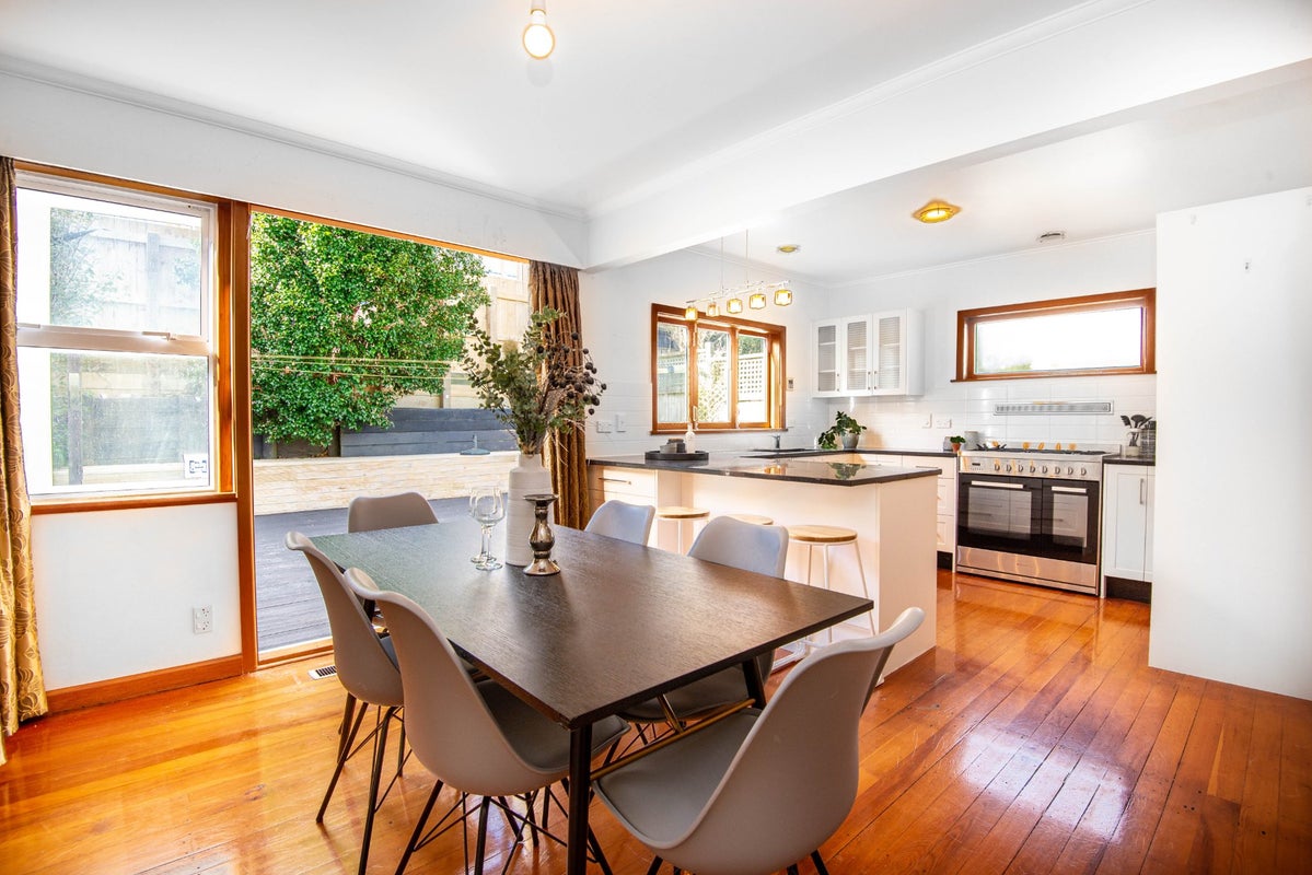 41 Donald Street, Karori, Wellington - Carousel 2