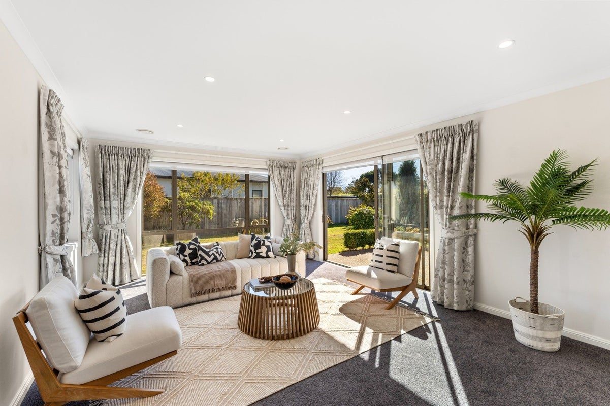 12 Christow Court, Paraparaumu - Carousel 2