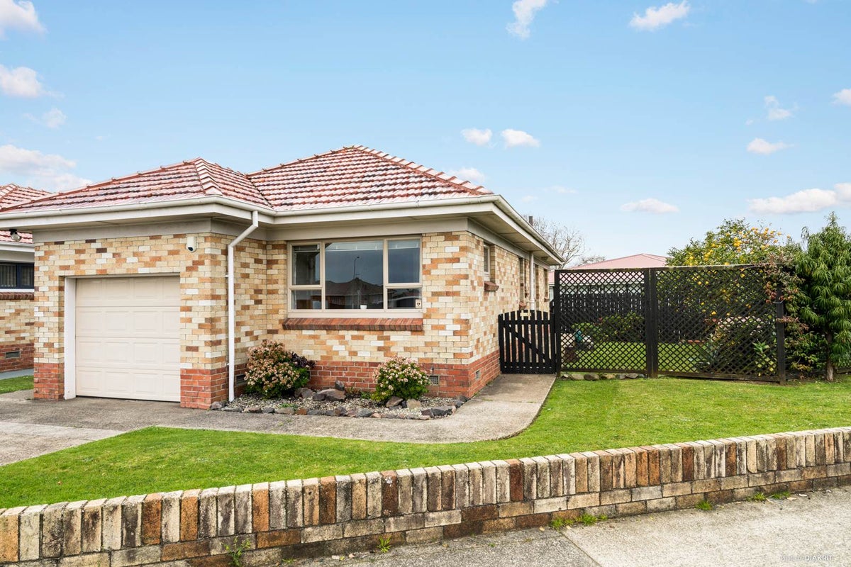 1/29 Kolmar Road, Papatoetoe, Auckland - Carousel 1