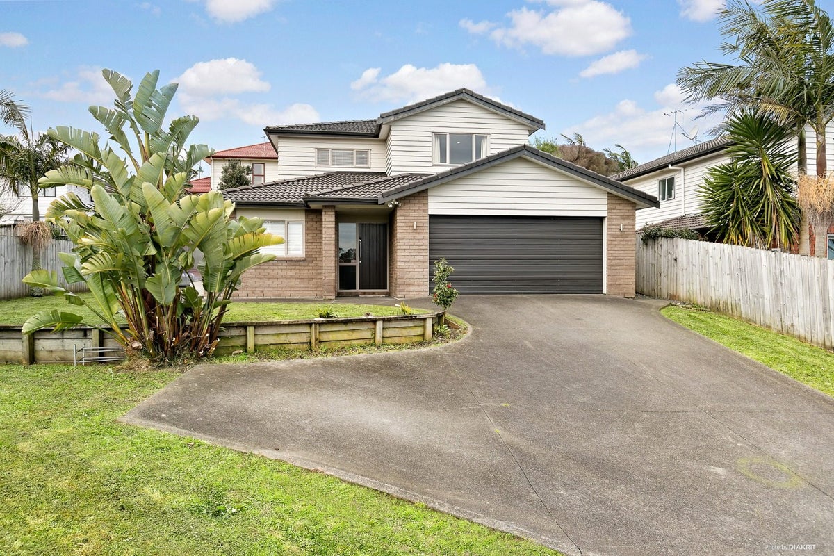 12 Mulu Place, Fairview Heights, Auckland - Carousel 1