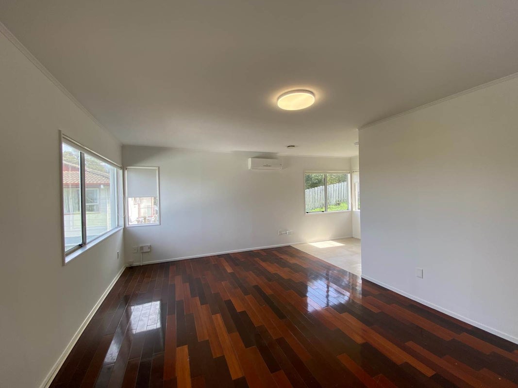 23 Lambrown Drive, Totara Vale, Auckland - Carousel 2