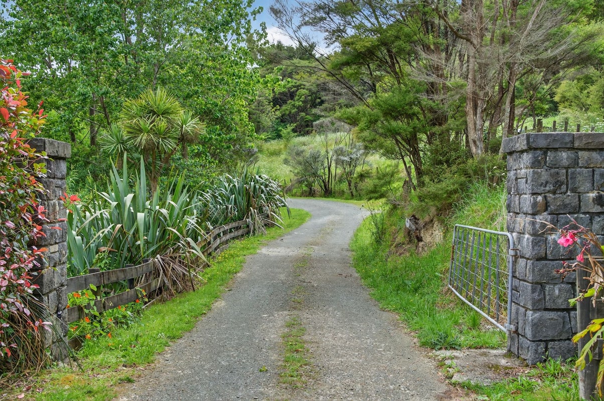 2372 State Highway 1, Kaiwaka, Maungaturoto - Carousel 2